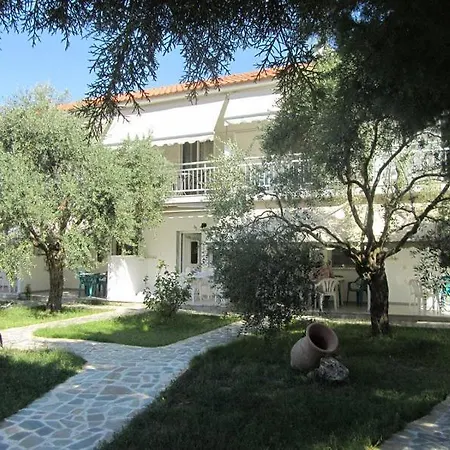 Asterias Apartment *