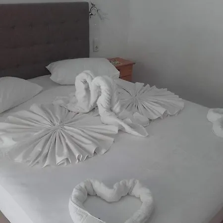 Asterias Apartment *